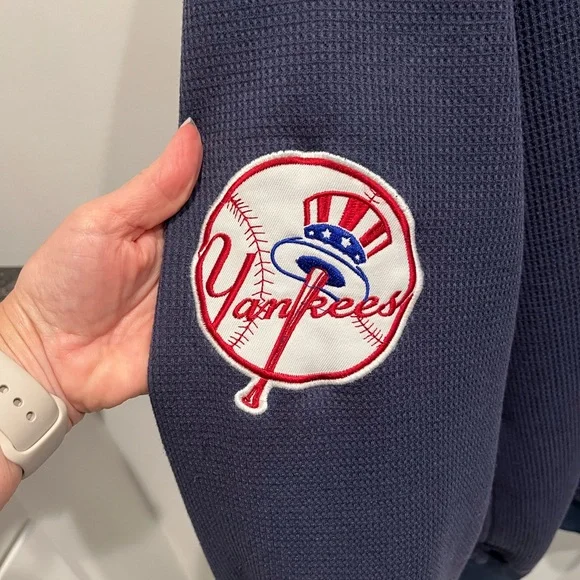 New York Yankees zip up hoodie - Picture 5 of 10